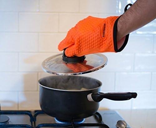 Why We Love Kitchen Perfection's ‍Silicone Smoker Gloves