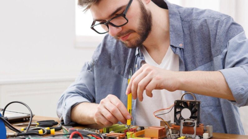 Our Review of the Jishi Multitool Pen Set: Practical and Unique Gifts